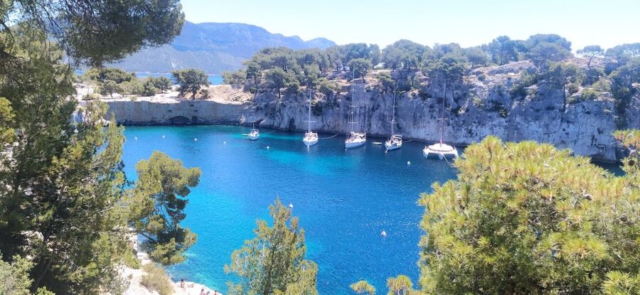 Cassis: 3 Calanques Half-Day Hiking Tour with Swimming - Fitness, footwear, and what to carry