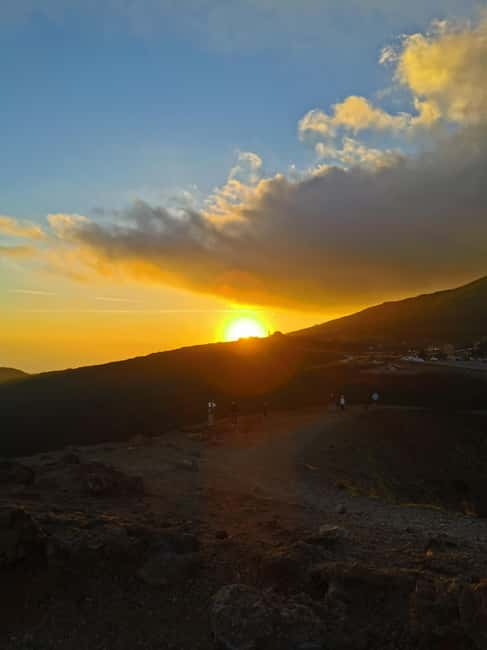 Catania: Mount Etna Sunset Trekking with Wine Tasting - Valle del Bove: Etna’s biggest natural theater