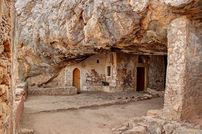 Chania: Hiking through History and Hidden Gems at Katholiko Bay - The private drive from Chania into the mountains