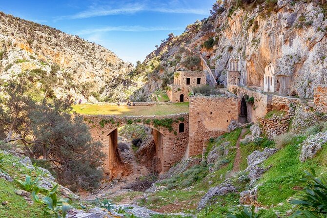 Chania: Hiking through History and Hidden Gems at Katholiko Bay - The optional Chania view on the way back