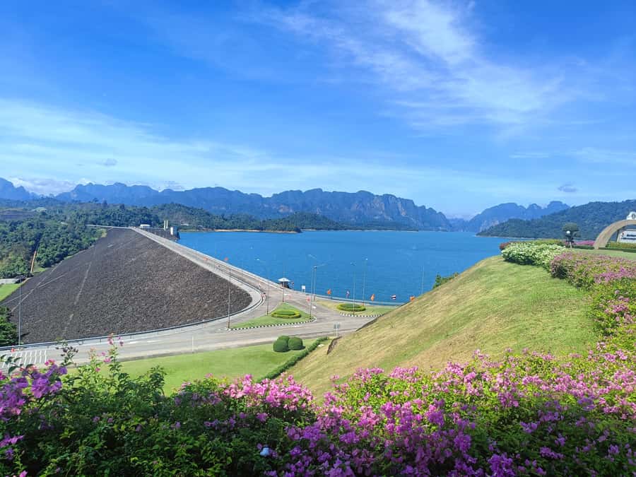 Cheow Larn Lake - Hiking - Cave Explore - Wildlife Safari - The early road to Cheow Larn Lake