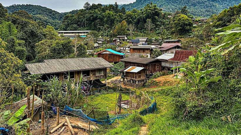 Chiang Mai:Doi Inthanon National Park & Hike at Kew Mae Pan - The Royal Pagodas bring culture and careful dress