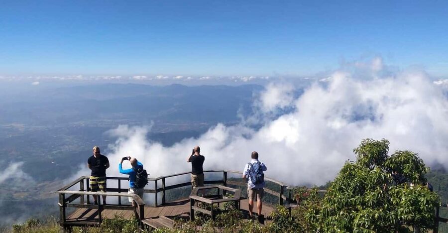 Chiang Mai: Doi Inthanon Park with Kew Mae Pan Hike Day Trip - The King and Queen pagodas