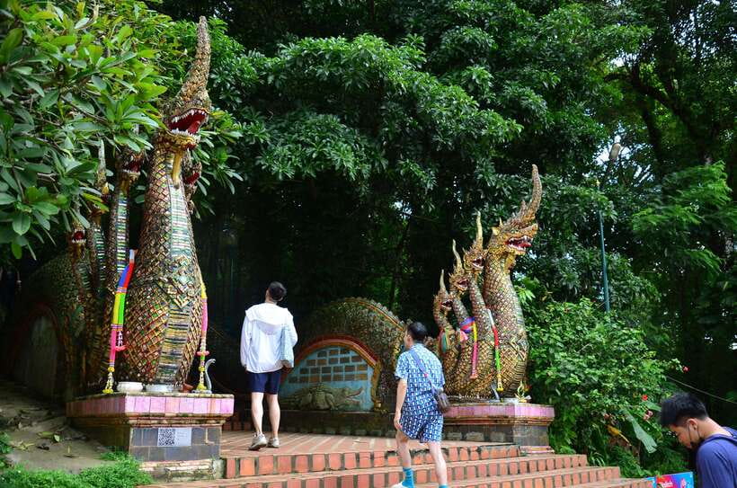 Chiang Mai: Hike on Monk’s Trail and Doi Suthep Private Tour - Wat Pha Lat, Chiang Mai’s Quiet Pause