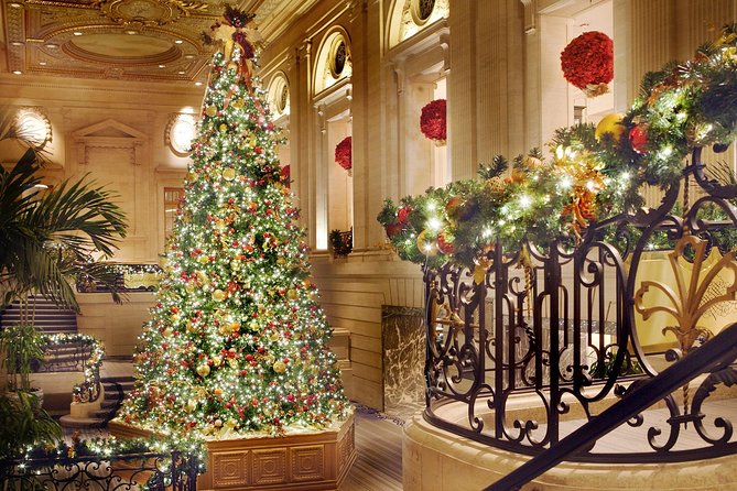 Chicago-Style Holiday Hike: Festive Food and Walking Tour - The guide makes the difference