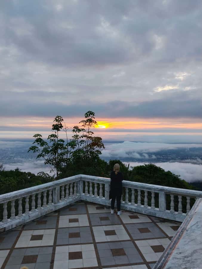 Chingmai Sunrise Hike & Cultural Traditions - Wat Phra That Doi Suthep before the crowds