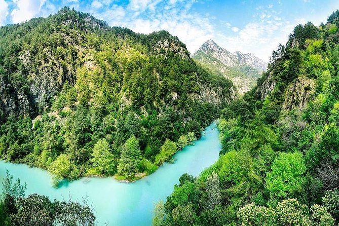 Chouwen Lake Hiking & Swimming - The forest trail to Jannet Chouwen