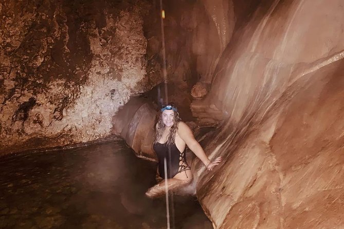 Cole's Cave Hike - The guides are part of the experience