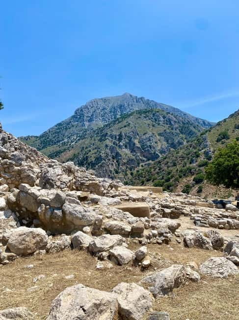 Crete: Kavousi Canyon Guided Hike & Beach Swim - Walking Into Kavousi Canyon