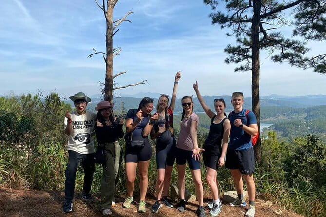 Dalat: Cloud Hunting & Sunrise Trekking to Hon Ho Mountain - What the guides add to the morning