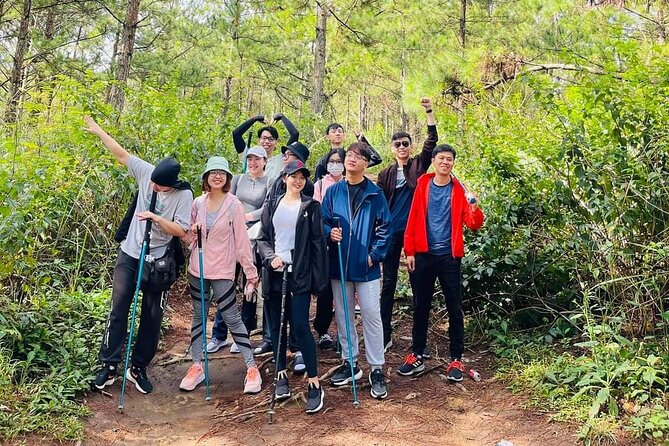 DALAT: Trekking Pinhatt & Sup/Kayaking Tuyen Lam Lake Tour - A lakeside picnic with grilled pork and vegetables