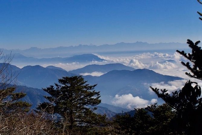 Darjeeling Tonglu Day Trek - Reaching Tonglu and waiting for the view