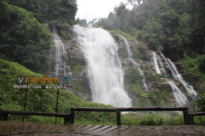 Doi inthanon National Park + 2Hour Fantastic Trekking with Lunch - Twin pagodas with mountain views