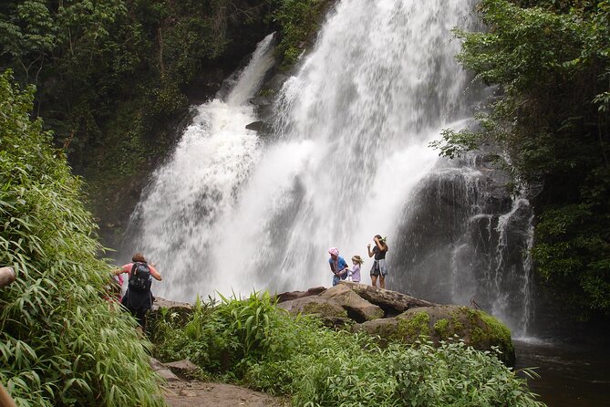 Doi Inthanon National park and 2 hours hiking with private tour - A local market before the mountain roads