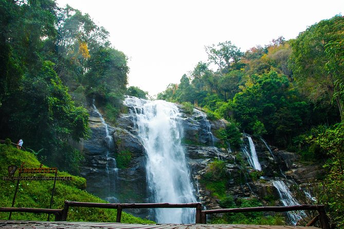Doi Inthanon National Park with Nature Trail Trekking 1-Day Tour - Twin pagodas and their carefully kept gardens