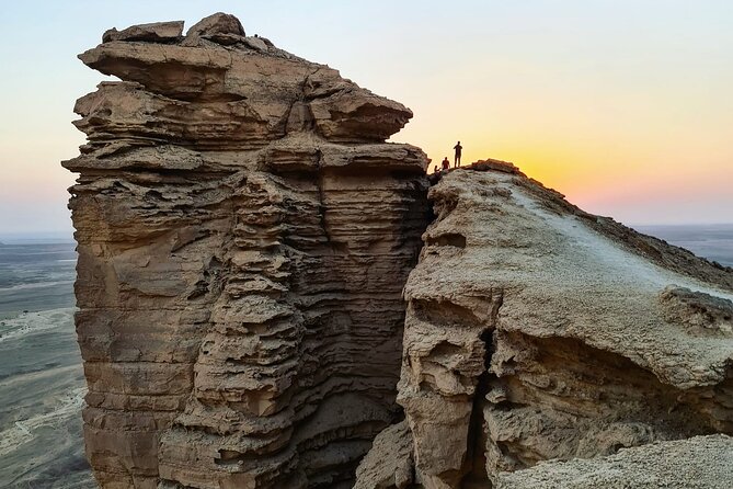 Edge Of The World Hike(Dinner under stars,village,bats cave,camp) - Why Jabal Fihrayn is worth the ride from Riyadh