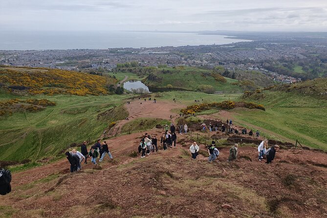 Edinburgh: Arthur's Seat Hike with Local Guide - How the small group affects the walk