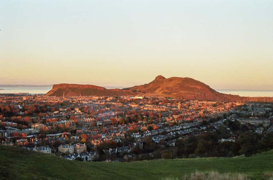 Edinburgh: Arthur's Seat Sunset Hike - Holyrood Park makes the climb feel bigger