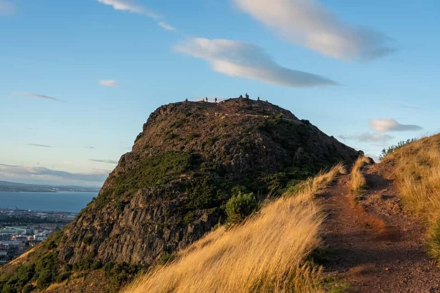 Edinburgh: Arthur's Seat Sunset Hike - The head-torch descent after dark