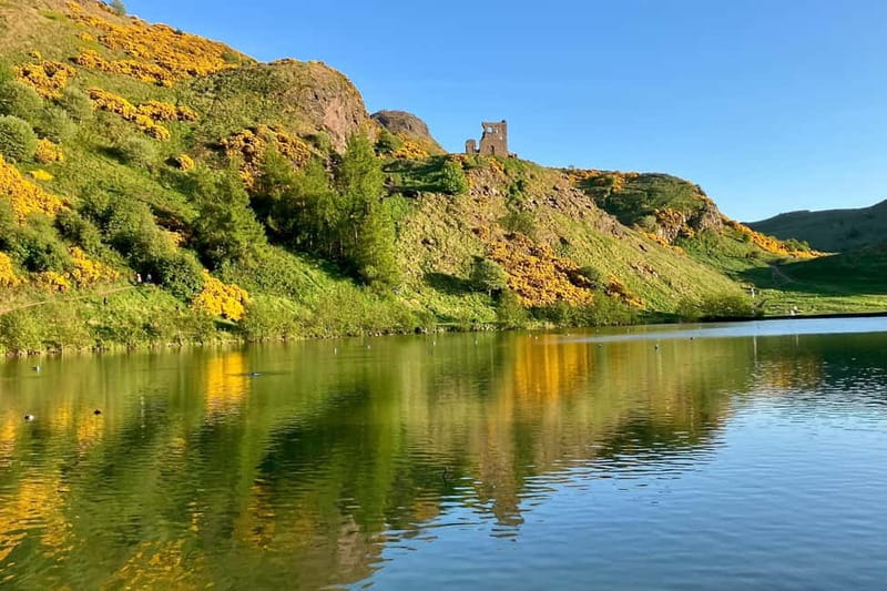 Edinburgh: Hike Arthur's Seat & Calton Hill - Entering 650 Acres of Holyrood Park