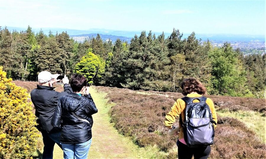 Edinburgh: Hill & Nature Hike With a Local - Learning about plants, animals, and geology