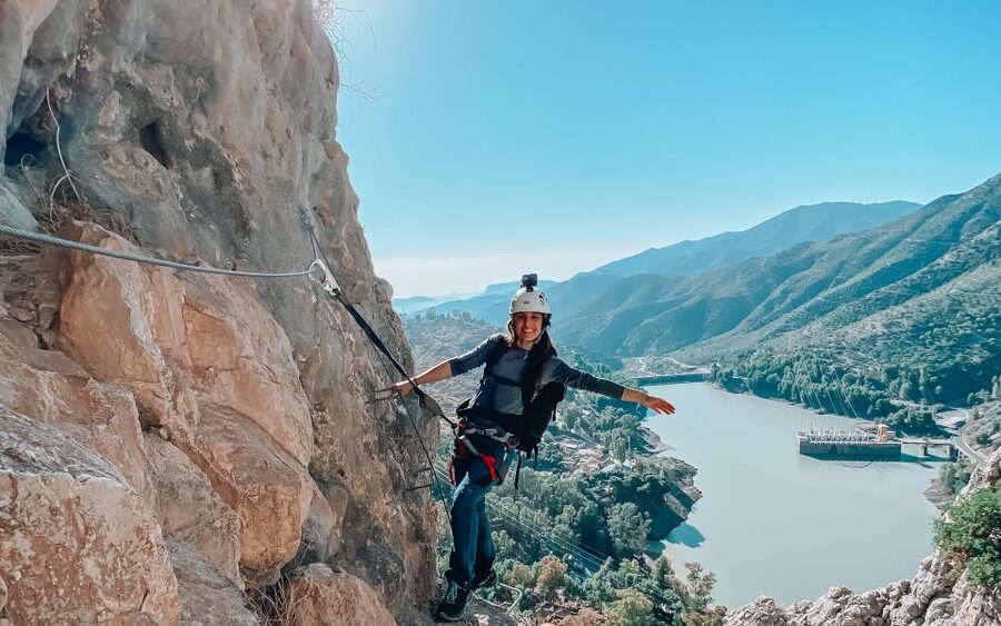 El Chorro: Zipline, Bridge, and Hiking Adventure Tour - Balancing across the monkey-step bridge