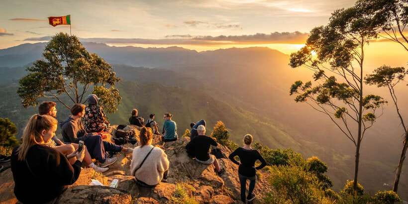 Ella: Private Ella Rock Sunrise Hike - All Inclusive - Starting the Climb Before First Light
