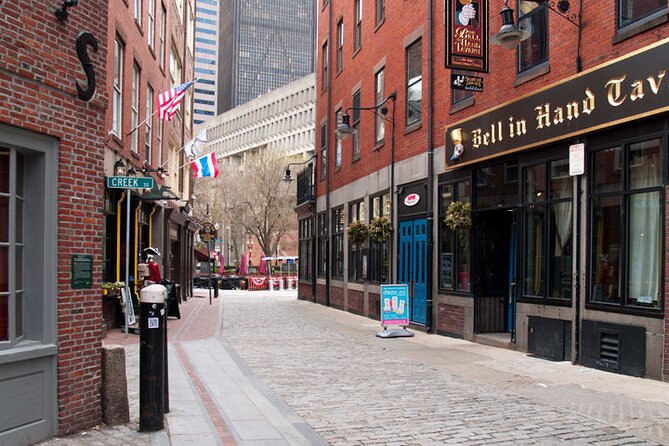 Entire Freedom Trail Walking Tour: Includes Bunker Hill and USS Constitution - Faneuil Hall and the voices that filled it
