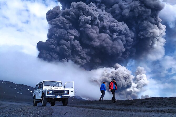 Etna excursion 3000 meters with 4x4 cable car and Trekking - Loose volcanic sand makes the descent the real test