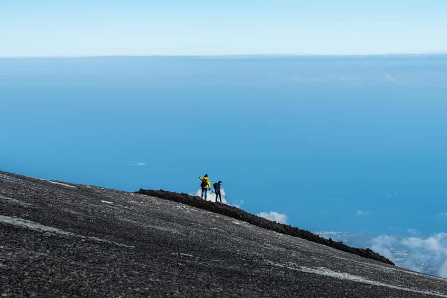 Etna: hiking to a stunning viewpoint over Valle del Bove - The Valle del Bove belvedere at 2,500 metres