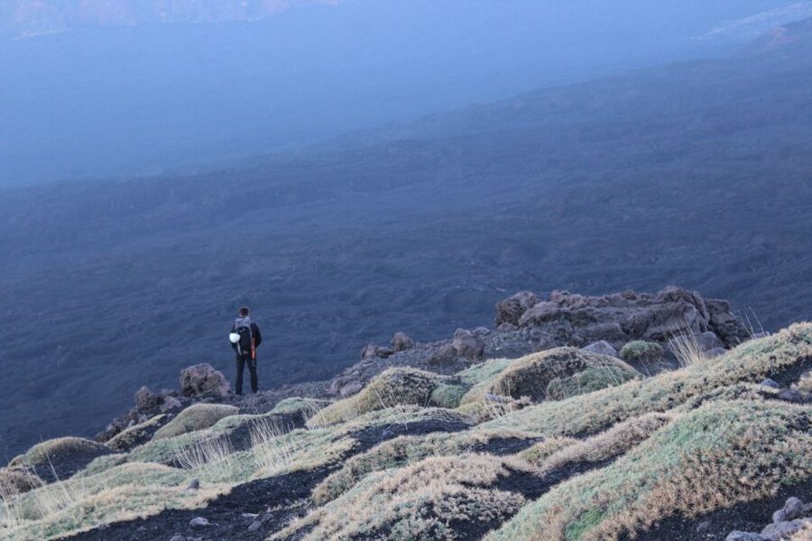 Etna: hiking to a stunning viewpoint over Valle del Bove - The return walk and Etnean tasting