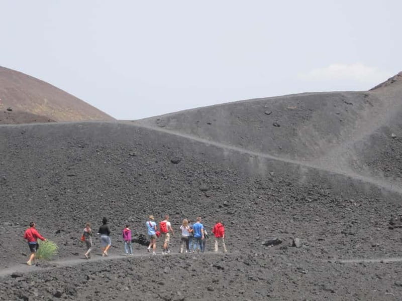 Etna: Jeep excursion and hike suitable for everyone. Free shoes and jacket - The 25-minute ride to northern Etna