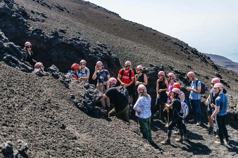 Etna: summit craters trekking with volcano guide 3350mt - The Central Crater and the volcanic details