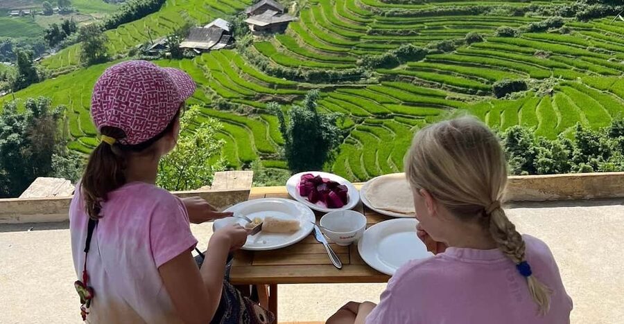 EXPLORE SAPA: 2D1N TREKKING & HMONG CULTURE WITH DINH - Day one: from Sapa to Ta Van by way of three villages