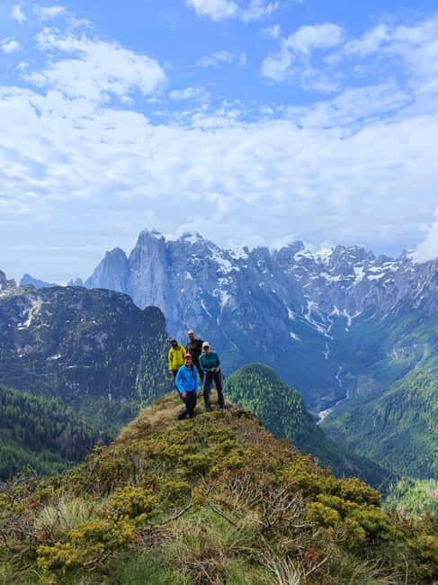 Explore the Dolomites, a hiking day in the mountains - Meeting Elisa at 9 a.m.