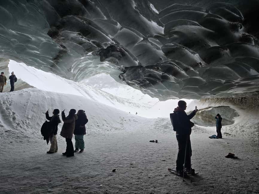 Fairbanks: Guided Snowshoe Hike to Castner Glacier Ice Cave - The 2.5-hour drive from Fairbanks