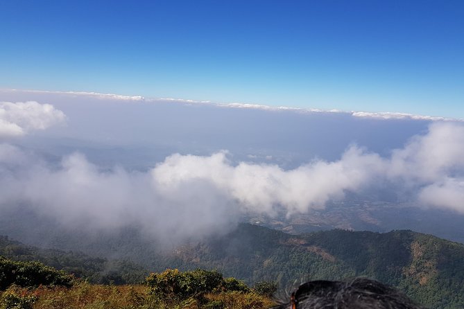 Fantastic! Famous Doi Inthanon National park tour with 2hr trekking - The twin pagodas and their mountain views