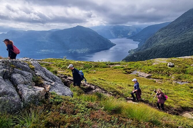 Fjord Hiking - Public tour - Leaving Bergen for a quieter side of Norway