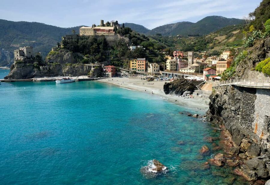 Florence: Cinque Terre Day Trip with Optional Hiking or Pisa - The Corniglia to Vernazza hike