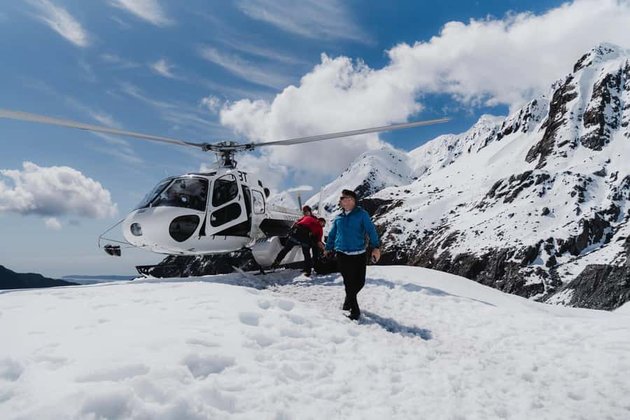 Franz Josef: 2.5 Hour Glacier Hike with Helicopter Transfer - Why this Franz Josef heli-hike is different