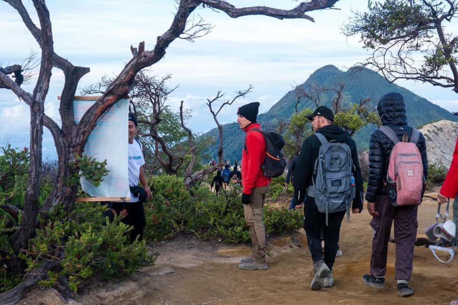 From Banyuwangi: Day Trip to Ijen Volcano with Guided Trek - Sulfur fumes and the blue flame update