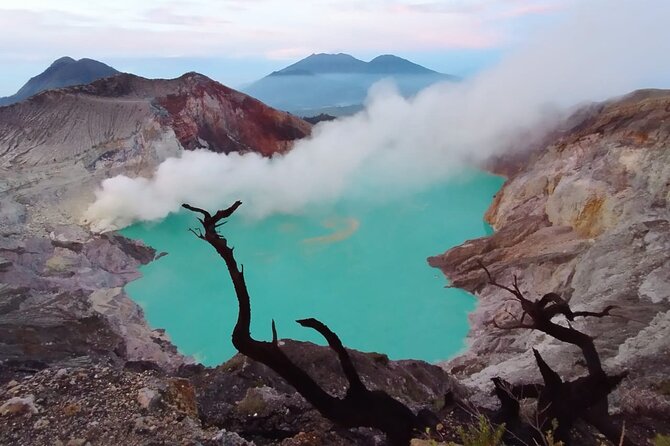 From Banyuwangi or Bali Sunrise Ijen Vulcano Hiking All Inclusive - The climb begins in darkness