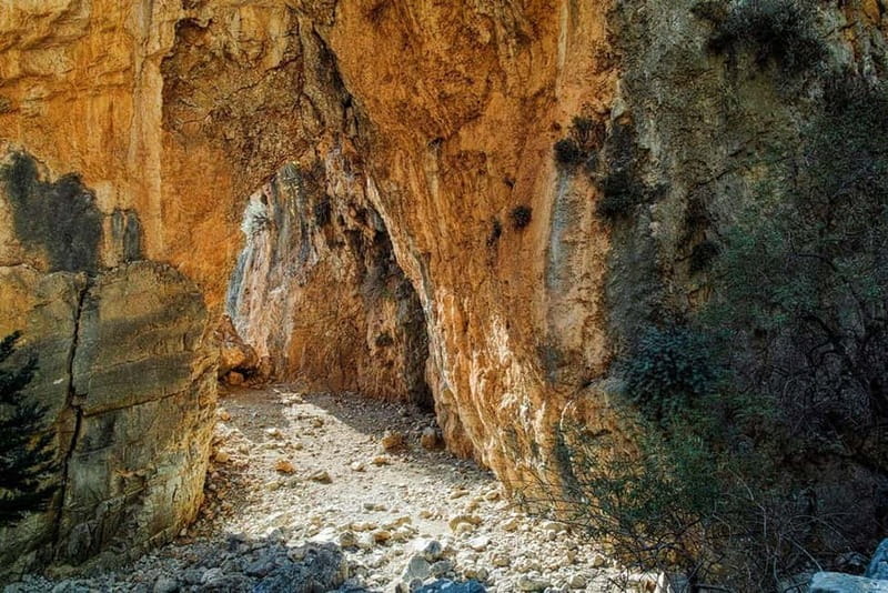 From Chania:Imbros Gorge Tour with Professional Hiking Guide - Why Imbros Gorge suits a first Crete hike