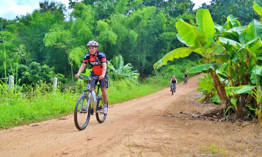 From Chiang Mai: Mae Taeng Valley Hike & Bike Day Trip - Cycling 15 to 20 kilometers through Mae Taeng Valley