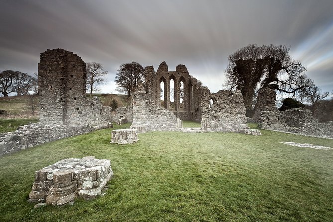From Dublin: Game of Thrones Winterfell Locations Trek - Inch Abbey and the King in the North moment
