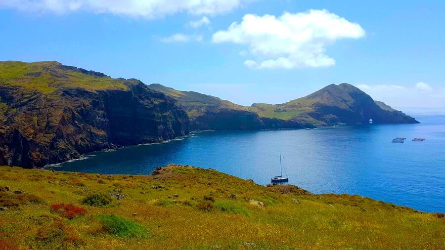 From Funchal: Ponta de São Lourenço/Caniçal Full-Day Hike - Walking across the volcanic peninsula