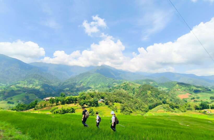 From Hanoi: 2-Day Sapa Trek Tour - Luxury Limousine Transfer - Day two: Lao Chai, Muong Hoa, and Ta Van