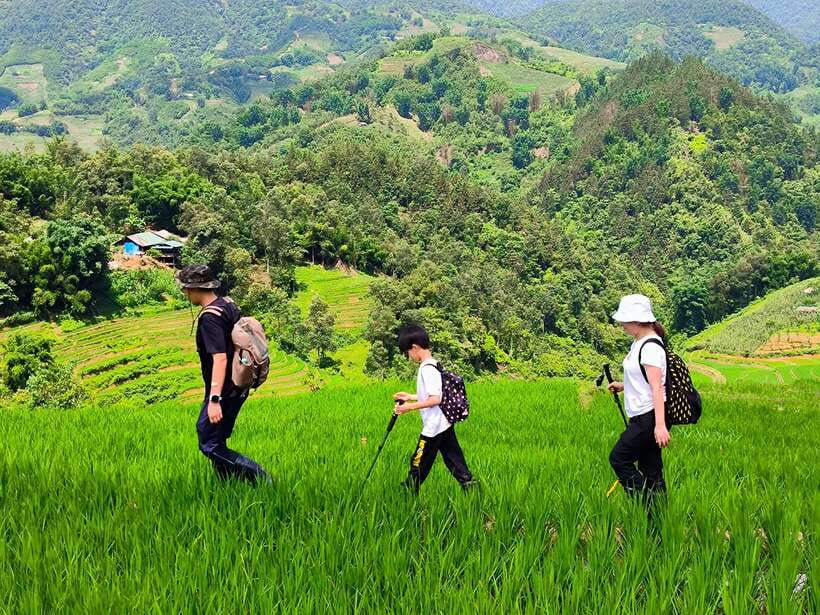From Hanoi: 2-Day Sapa Trek Tour - Luxury Limousine Transfer - What to pack for the mountain paths