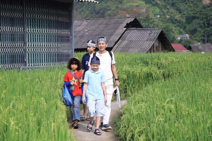 From Hanoi: 2-Days Sapa Trekking Tour Lao Chai and Cat Cat - An evening in Sapa Town