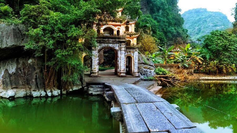 From Hanoi: Hoa Lu, Hang Mua Hike, Tam Coc Boat, and Lunch - The 500 steps at Hang Mua